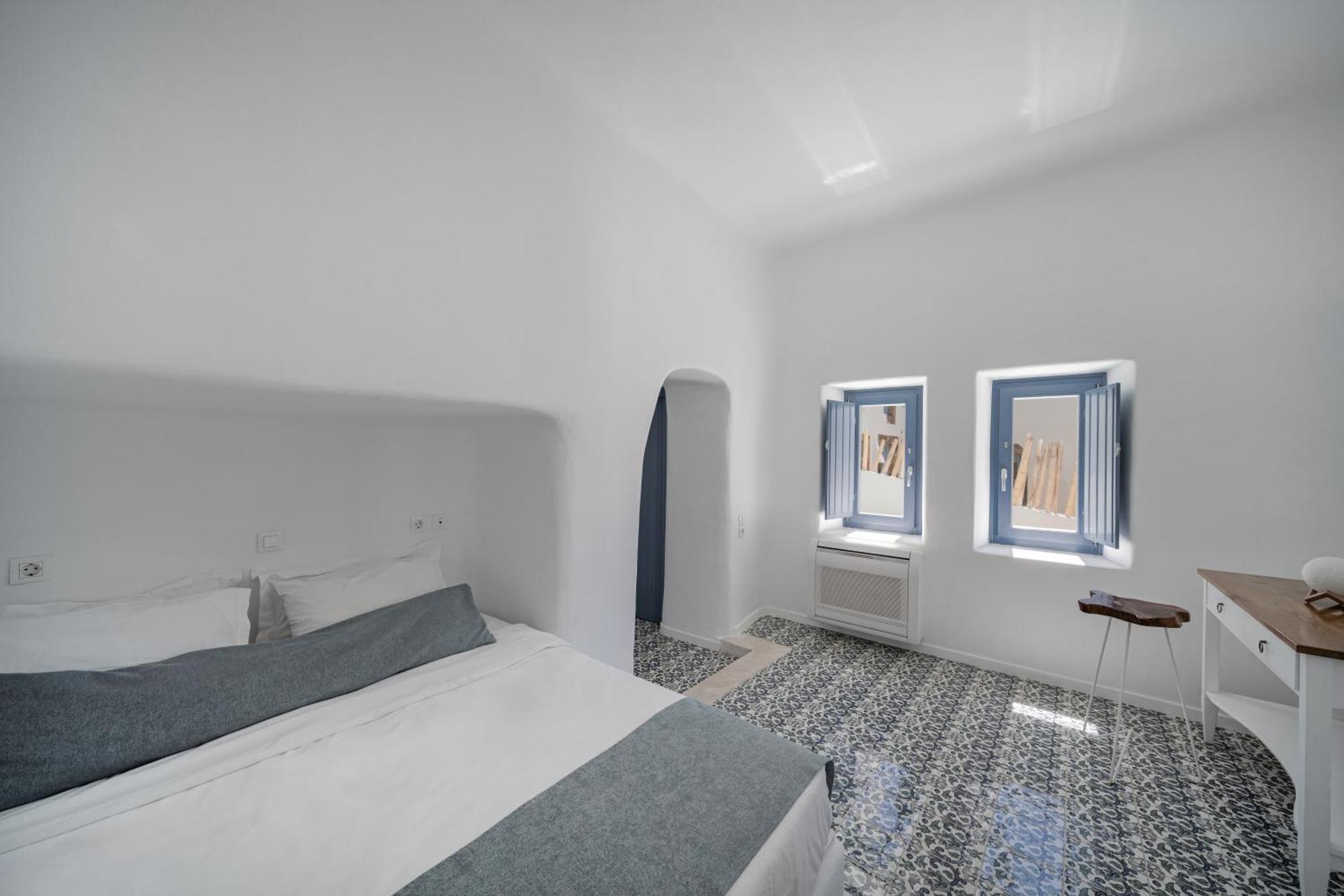 Luna Santorini Suites Pyrgos Kallistis Bagian luar foto