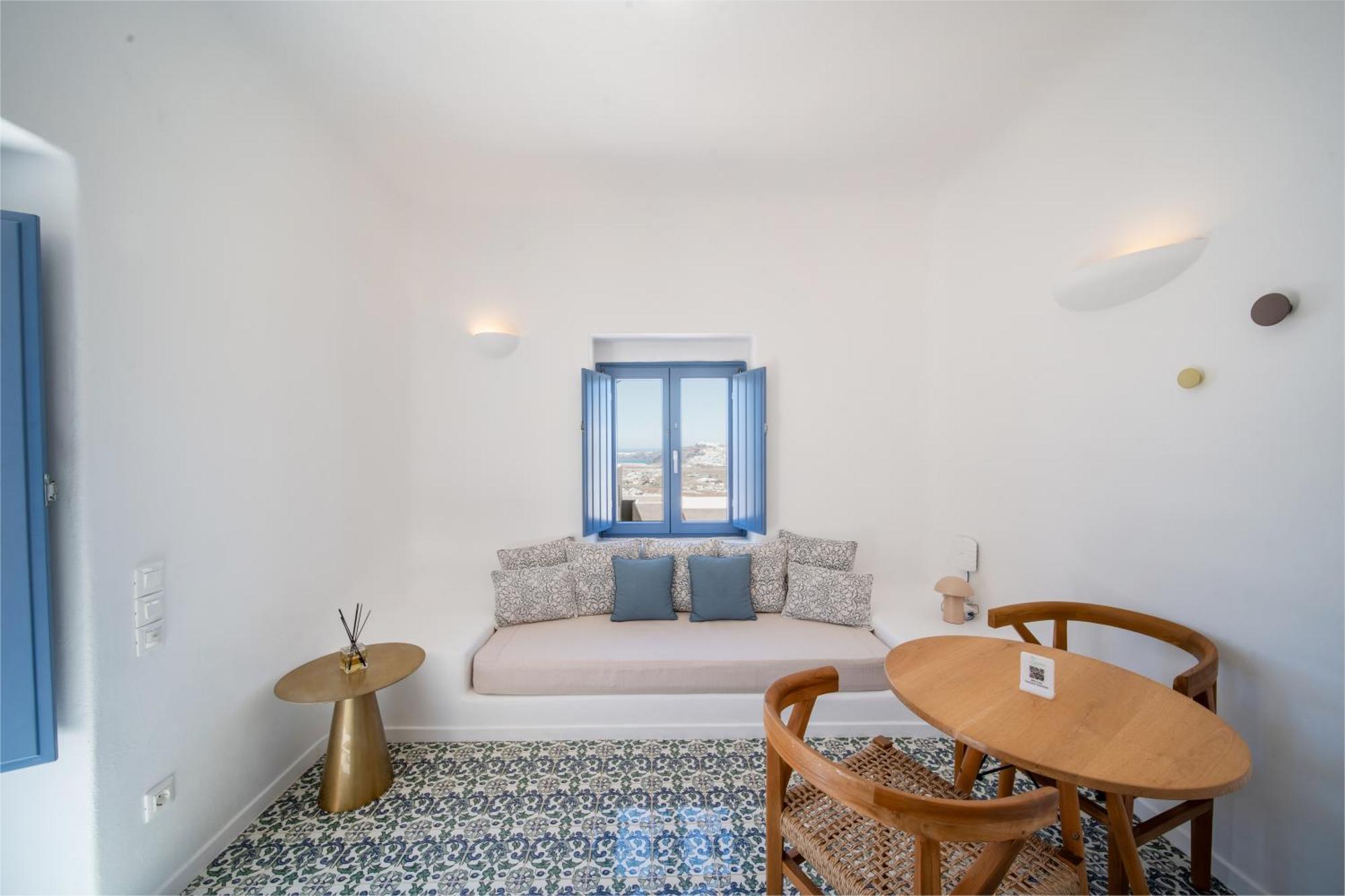 Luna Santorini Suites Pyrgos Kallistis Bagian luar foto